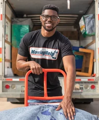 A mover helping a family move